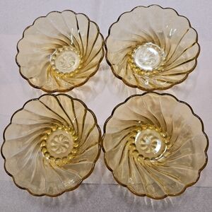Set of 4 Amber Swirl Glass Dessert Bowls